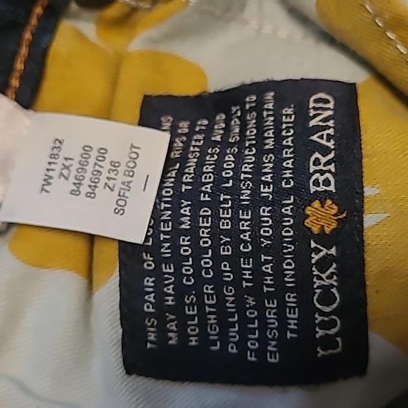 Lucky Sofia Boot jeans - Picture 13 of 14